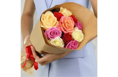 Mezcla de 25 rosas en Estambul