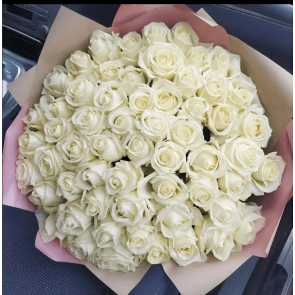 Bukiet z 51 białych róż „Symfonia delikatności”