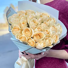 Ramo «Sinfonía de Crema» – 21 Rosas