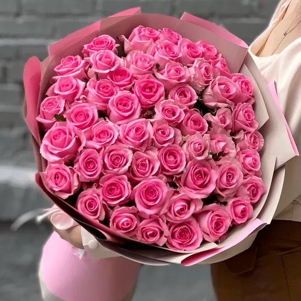 Букет із 51 рожевої троянди Аква — Ніжна мрія