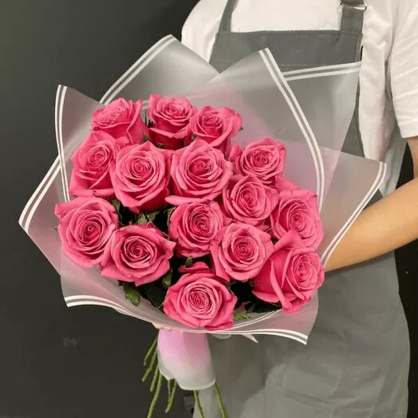 15 троянд сорту Аква — Рожеве диво